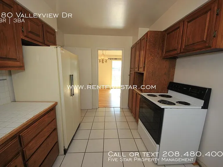 180 Valleyview Dr — Photo 7