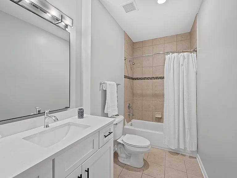 Monmouth Row Apartments — Photo 112