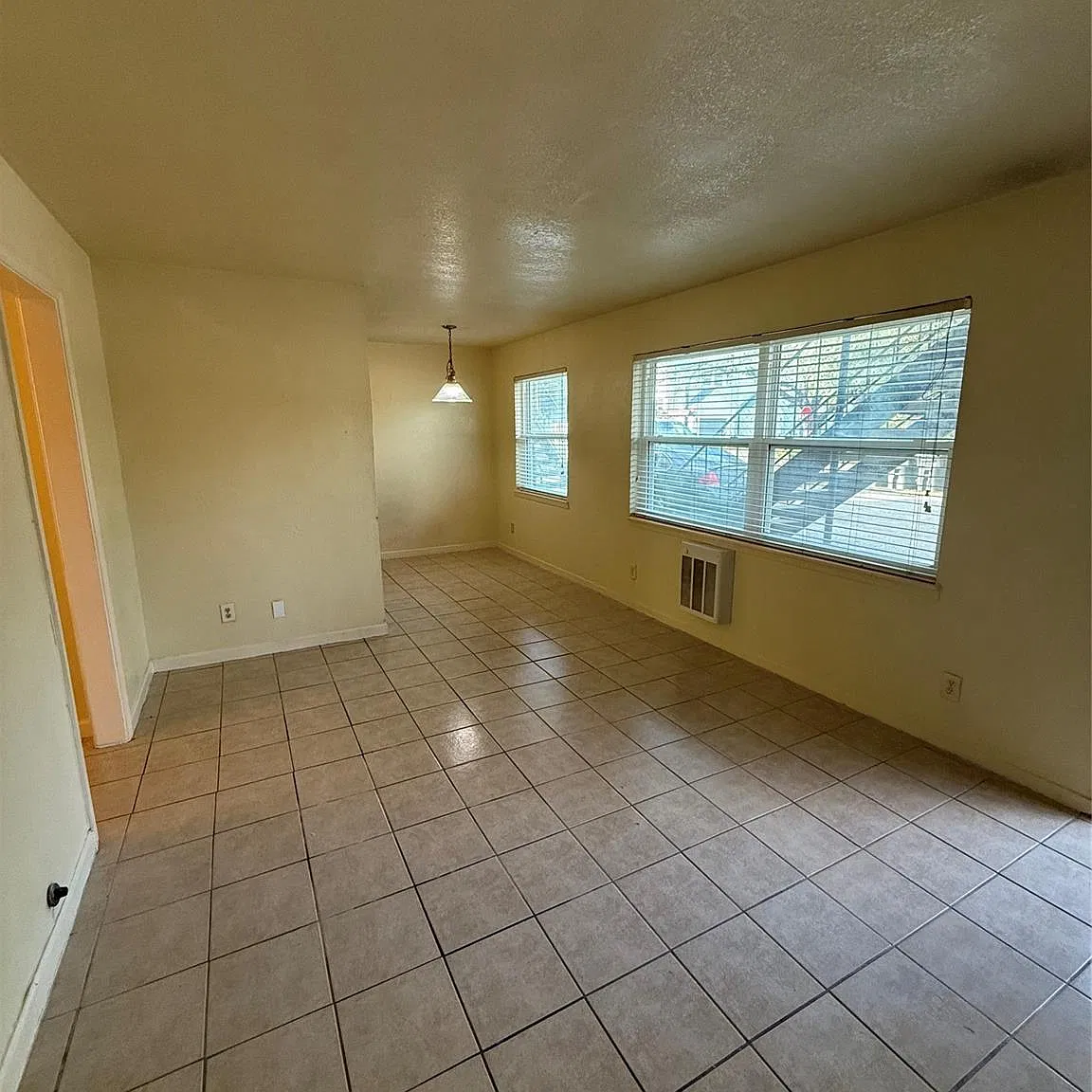 2 bed, 1.0 bath, 750 sqft, $900 — Photo 4