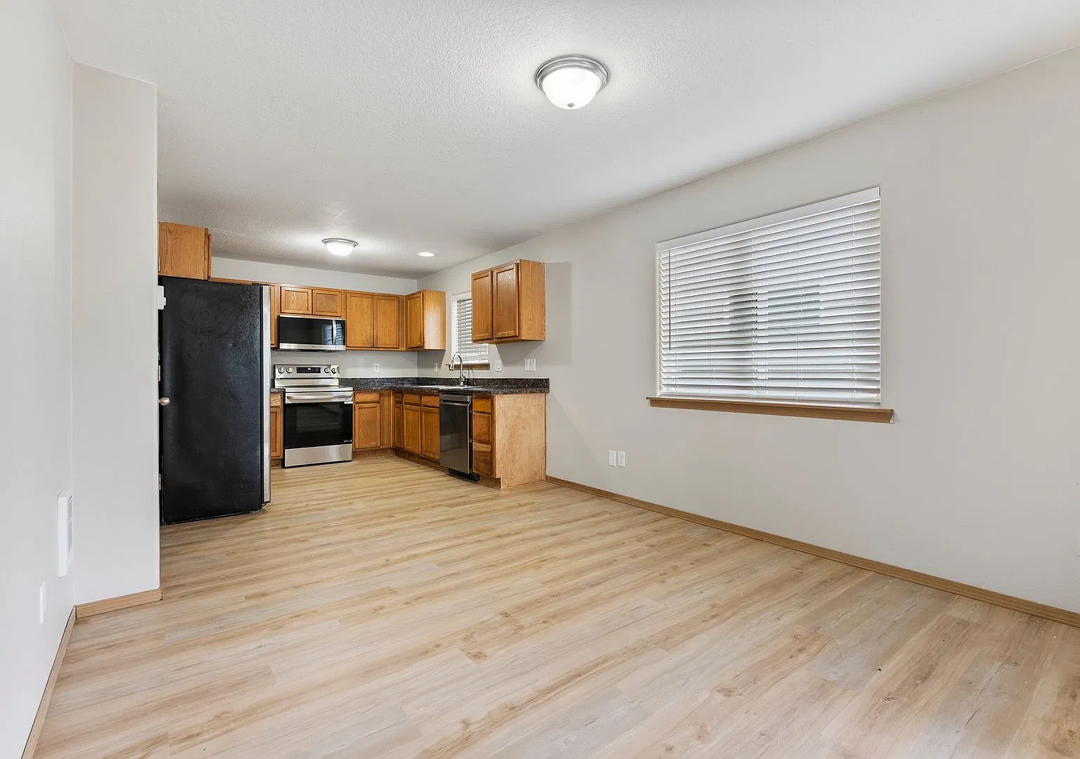 5Bed/2.5 Bath House available — Photo 3