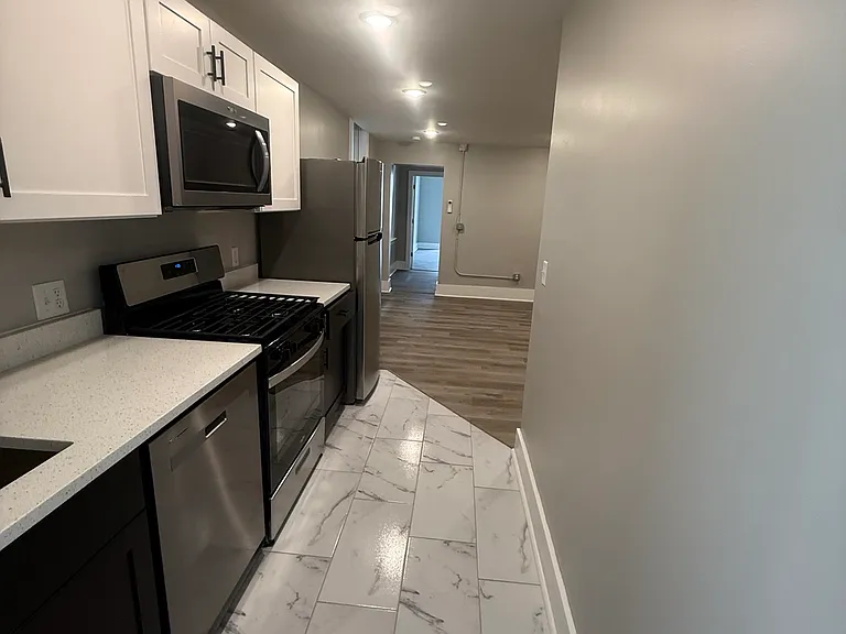 813 Washington Ave #1 — Photo 7