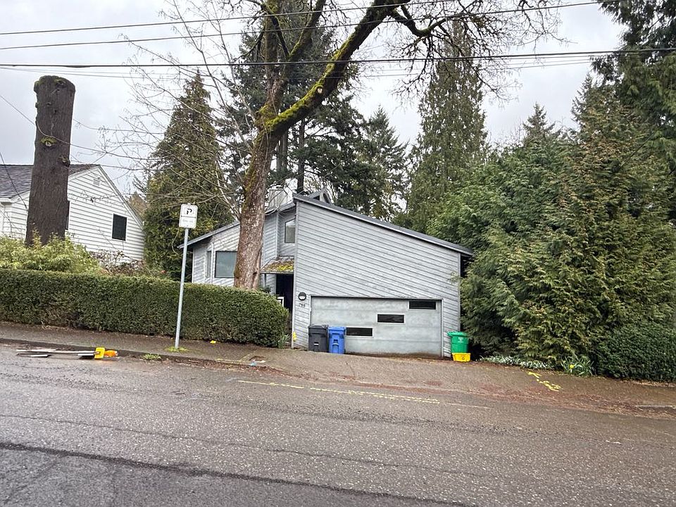 1st image of 755 SW Chestnut St