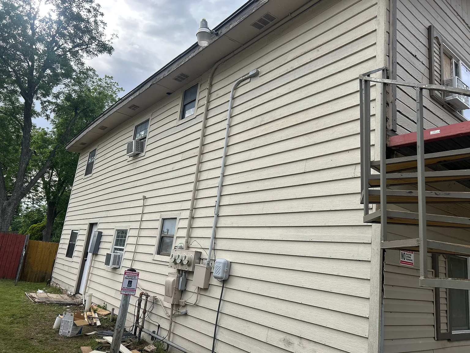 2 bed, 1100 sqft, $880 — Photo 2