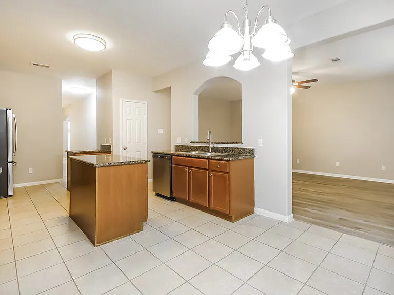 10296 Stone Gate Dr — Photo 8