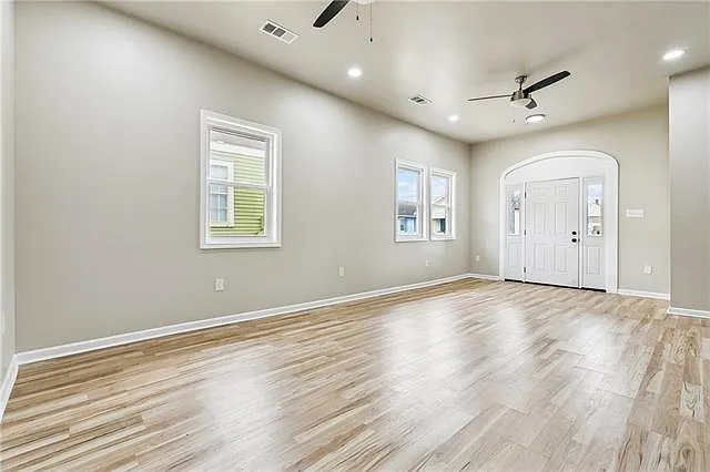 3 bed, 2.0 bath, 1792 sqft, $2,250 — Photo 3