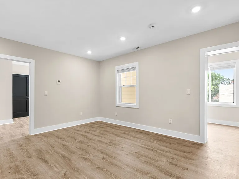 1516 Oates St NE — Photo 17
