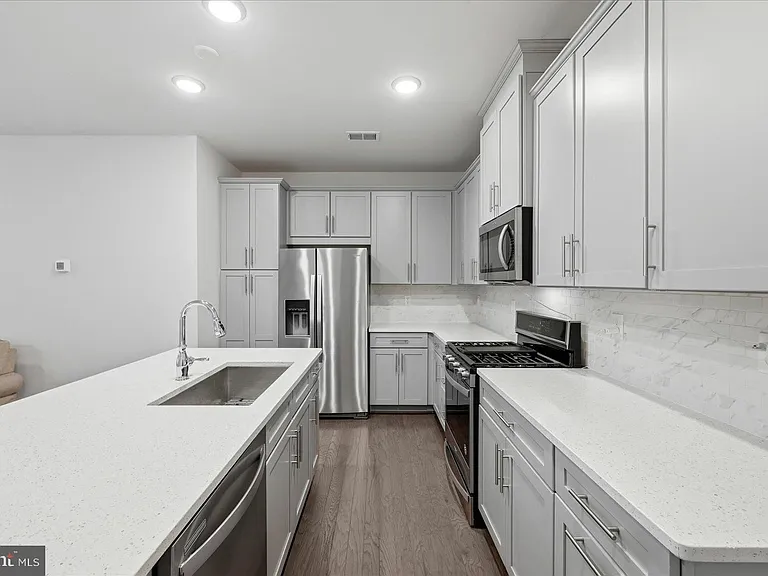 13334 Arrowbrook Centre Dr #112 — Photo 4