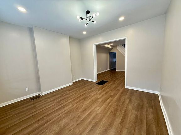 5th image of 732 Oakwood Ave