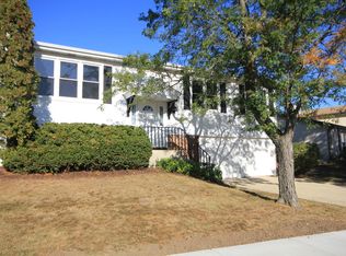 1914 Burr Oak Ln, Glendale Heights, IL