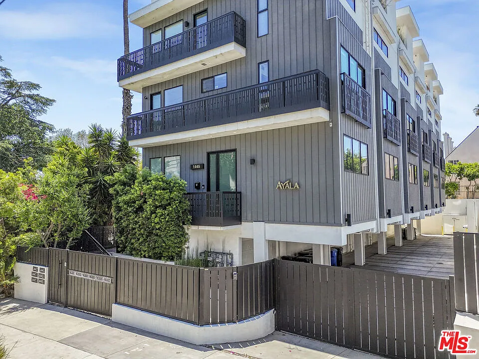 1447 N Martel Ave #4