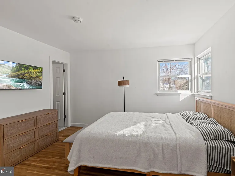 209 Front St — Photo 14