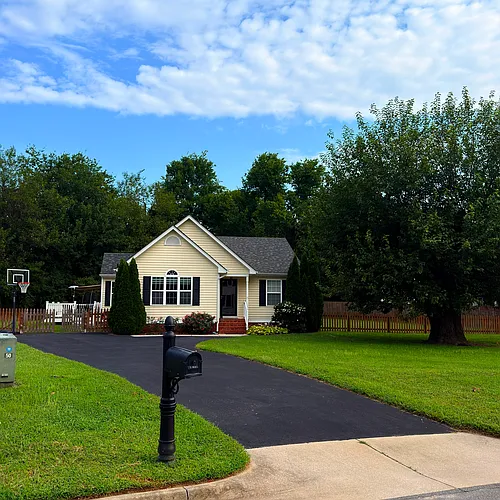 7124 Lynnroy Way Photo 1