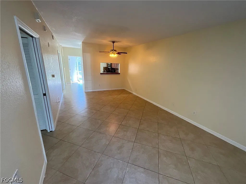 2 bed, 2.0 bath, 932 sqft, $1,200 — Photo 3
