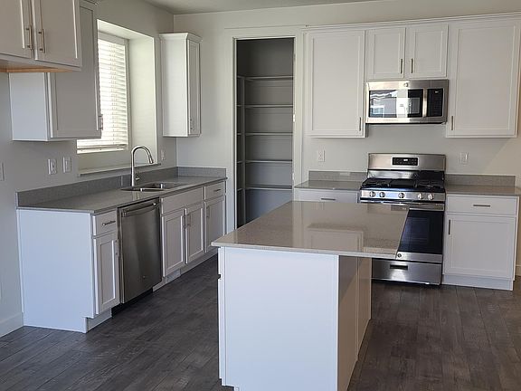 4th image of 4049 W Penstemon Way
