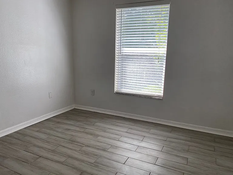 1004 Beckstrom Dr — Photo 10