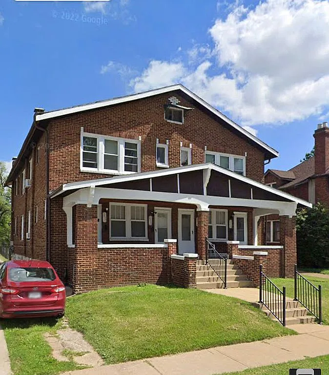 5818-5820 Vivian Ave photo 1