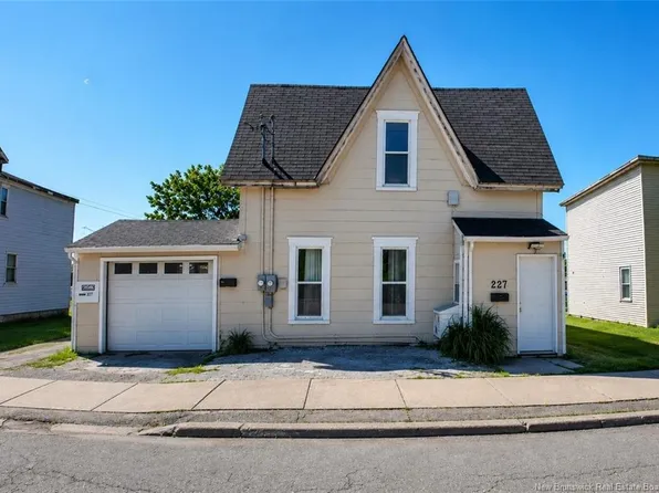 227 Prince St, Saint John, NB E2M 1P3