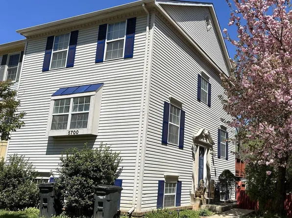 5700 Mason Bluff Dr, Burke, VA 22015