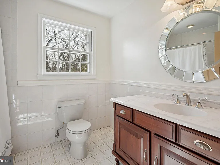 5801 Hillburne Way — Photo 15