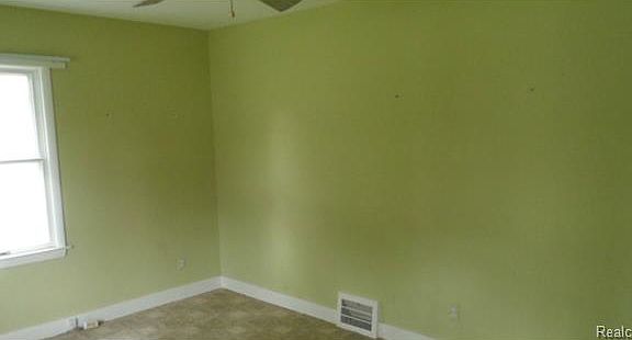 3rd image of 9423 Corinne St