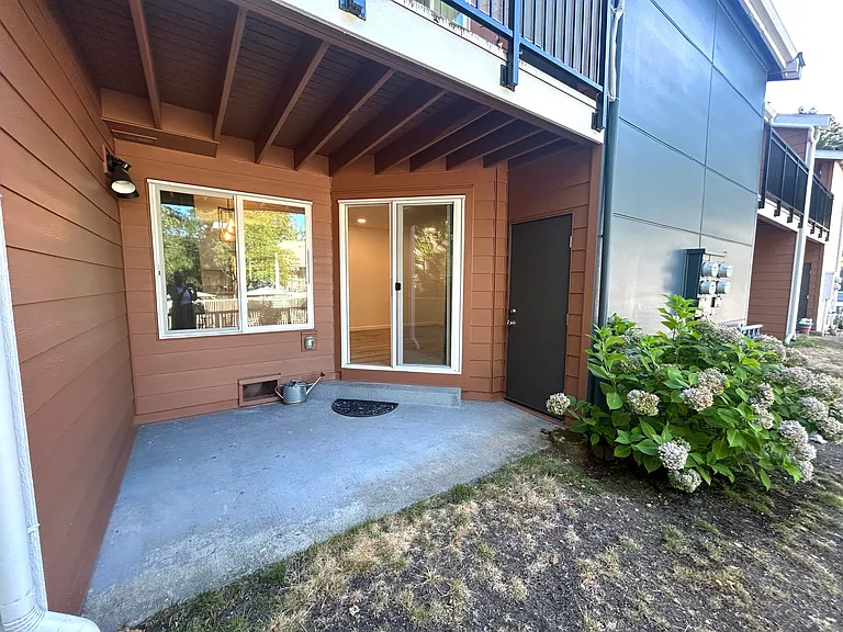 12612 NE 119th St #C6 — Photo 16