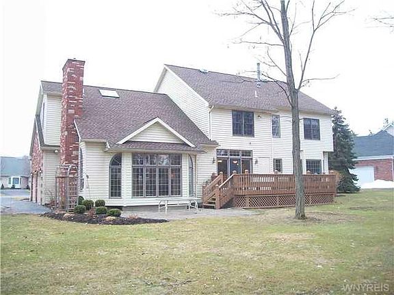 4th image of 33 Lakeridge Dr