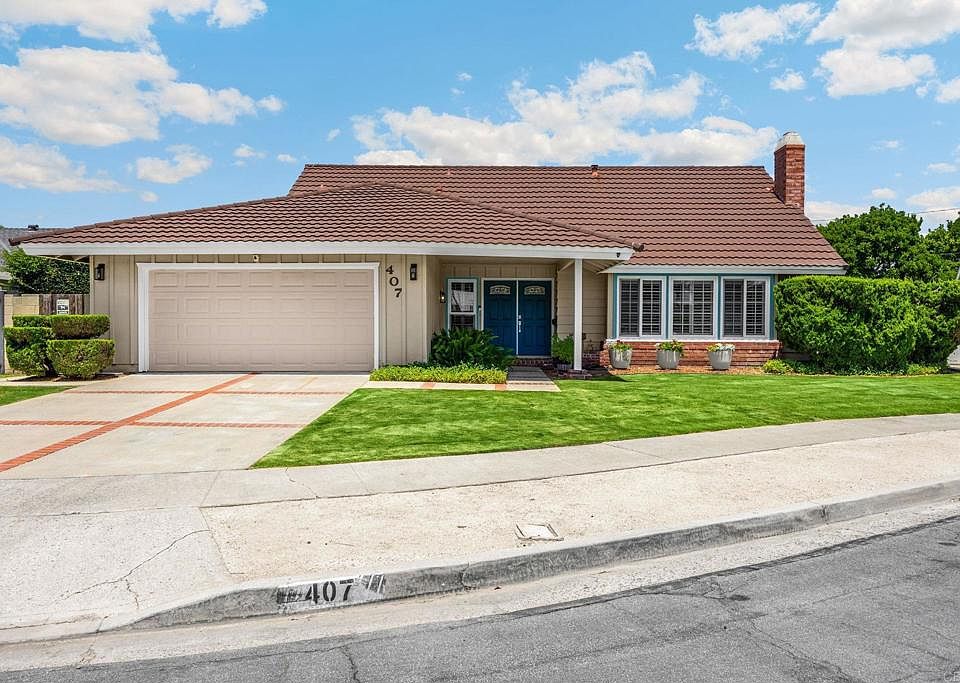 1st image of 407 Barry Pl
