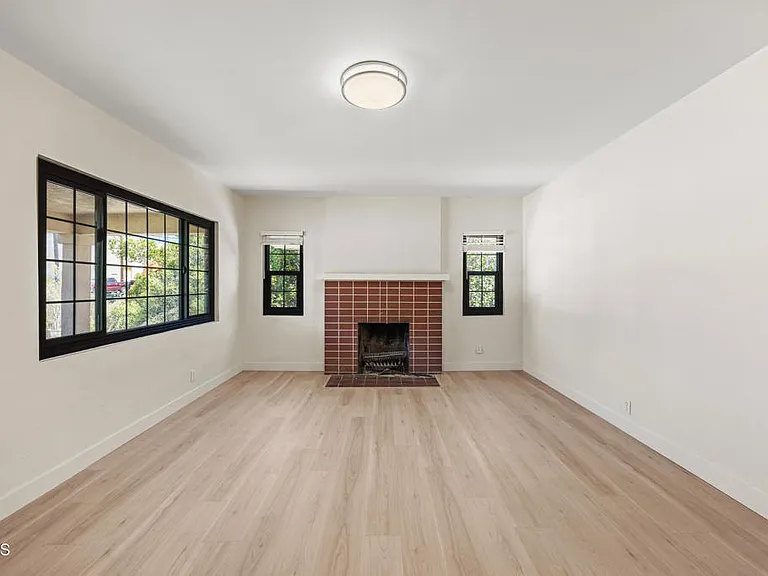 50 S Parkwood Ave — Photo 5