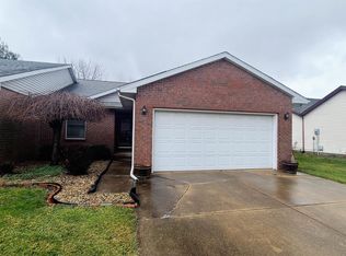 5213 Deerwood Lake Dr, Springfield, IL 62703