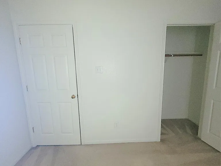 501 Bermuda #D — Photo 14