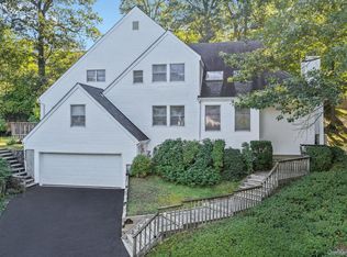 125 Bramblebrook Rd, Ardsley, NY 10502