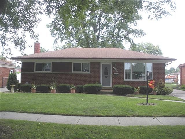 1st image of 27633 Marilyn Dr