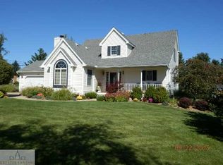 301 Country Ln, Dewitt, MI 48820