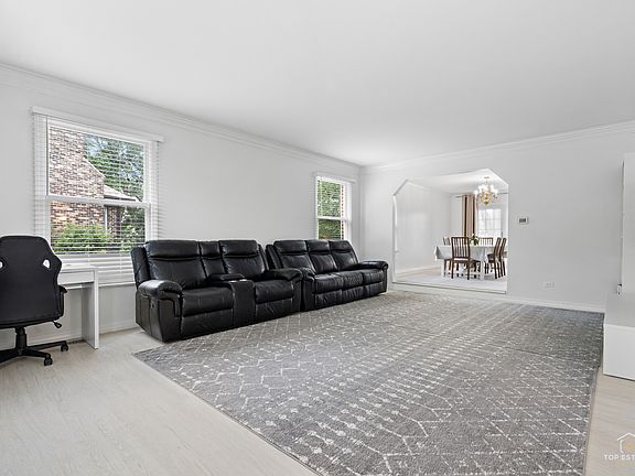5th image of 887 N Dovington Ct
