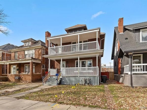 1188 Lawrence Ave