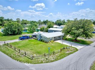 house on the hill tulip rompers＆bonnet house on the hill tulip rompers＆bonnet house on the hill