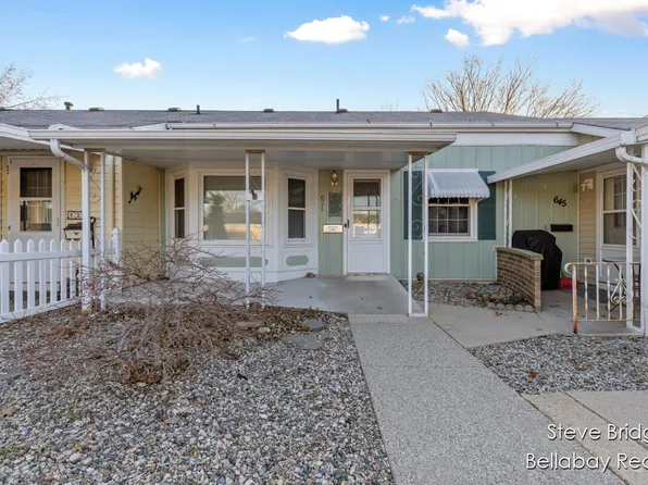 621 Carriage Ln, Jenison, MI 49428