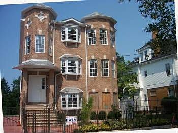 1st image of 370 Roseville Ave #3