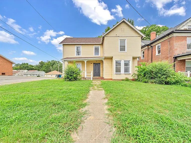 1329 Loudon Ave NW — Photo 2