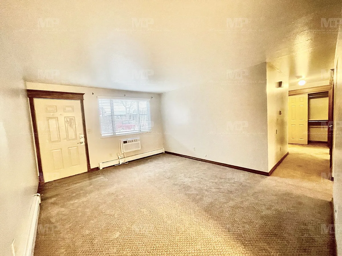 Building Photo - 1628 Azalea Dr #3