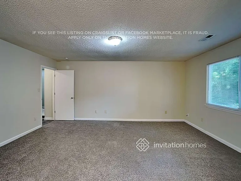 4700 Cricklewood Ln — Photo 10