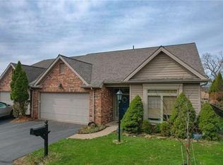 302 Mackenzie Ln, Pittsburgh, PA