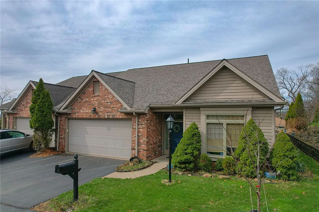 302 Mackenzie Ln photo 1