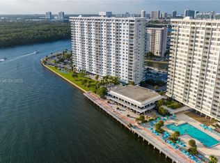 500 Bayview Dr APT 1727, Sunny Isles Beach, FL 33160