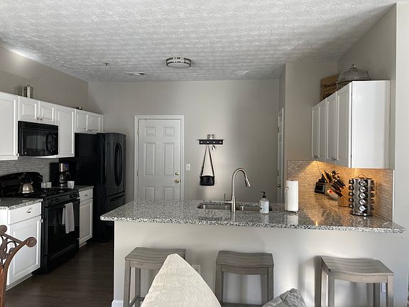 5th image of 141 Creekwood Dr