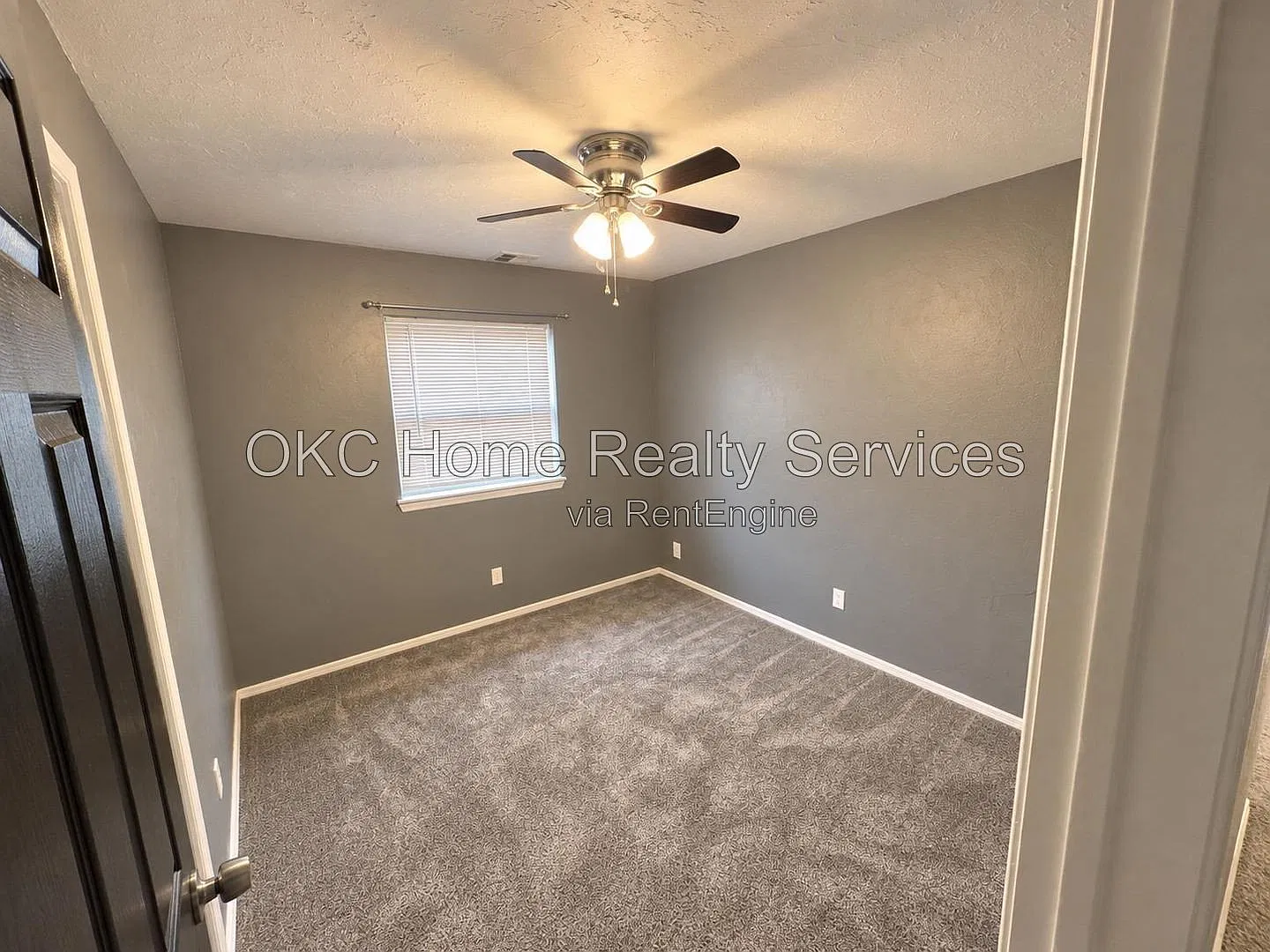 3 bed, 2.0 bath, 1035 sqft, $1,275 — Photo 3