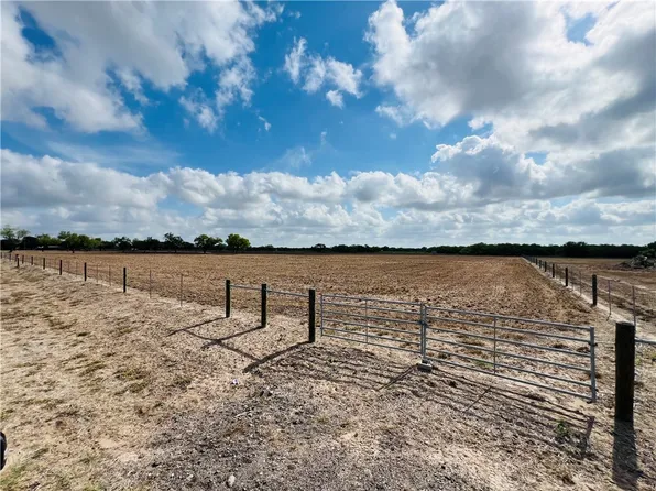 2237 W Highway 285, Falfurrias, TX 78355