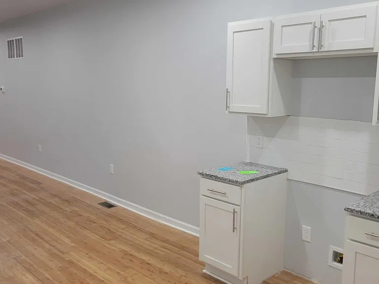 2032 Harlem Ave — Photo 15
