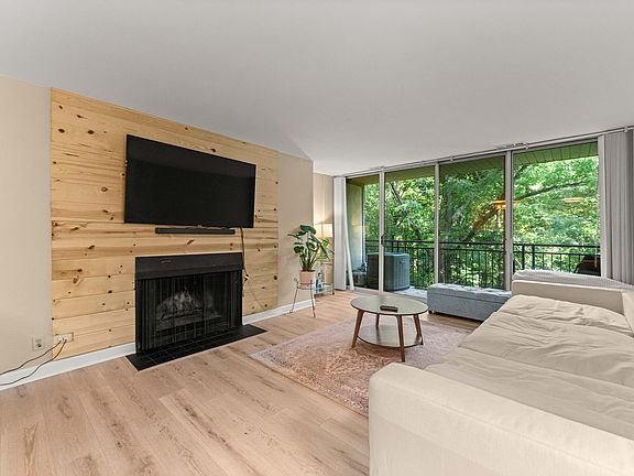 3rd image of 5810 Oakwood Dr Unit 3F