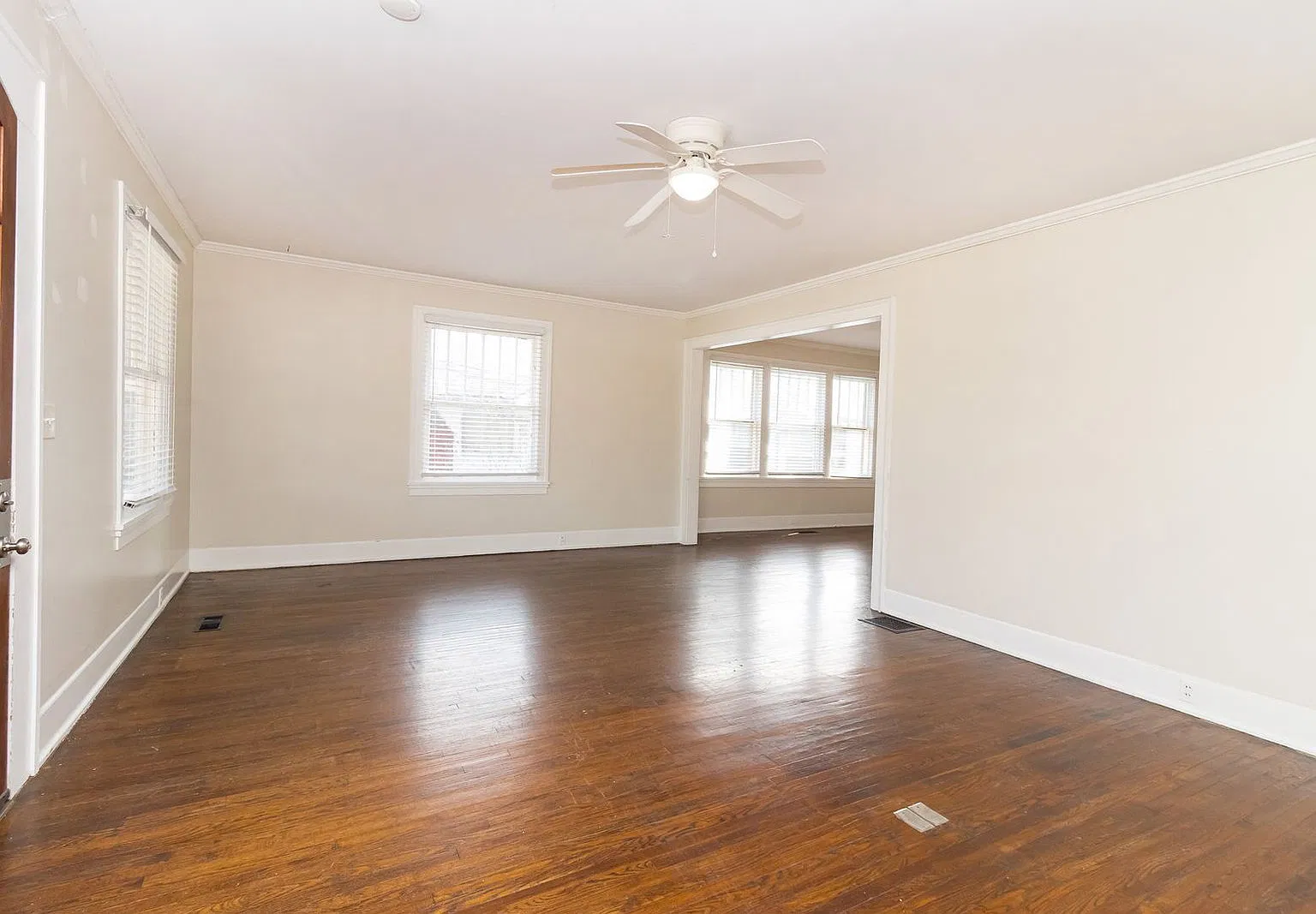 3 bed, 1.5 bath, 1582 sqft, $1,725 — Photo 2